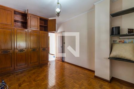 Quarto 1 de casa para alugar com 3 quartos, 400m² em Parque Colonial, São Paulo