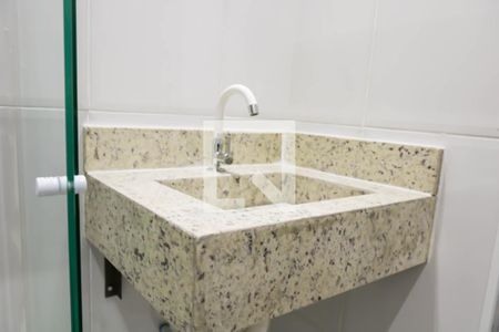 Casa à venda com 80m², 2 quartos e sem vaga Casa à venda com 80m², 2 quartos e sem vagaBanheiro
