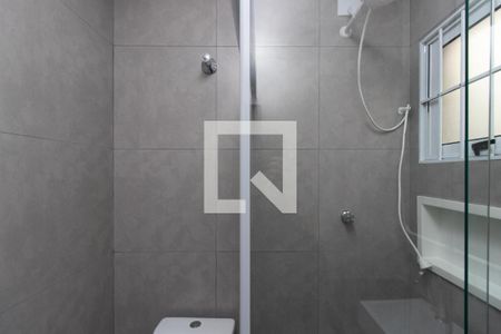 Banheiro de casa para alugar com 2 quartos, 40m² em Vila Gustavo, São Paulo