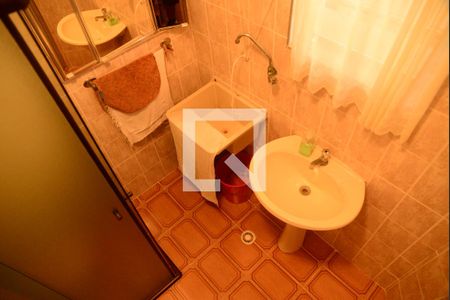 Banheiro de apartamento para alugar com 1 quarto, 38m² em Vila Tupi, Praia Grande