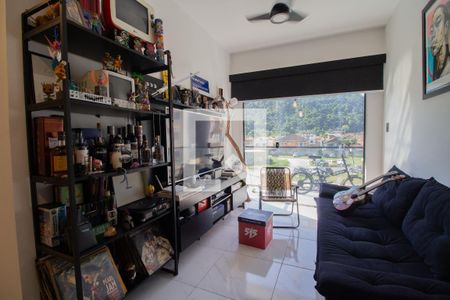 Sala  de apartamento à venda com 2 quartos, 55m² em Vargem Pequena, Rio de Janeiro