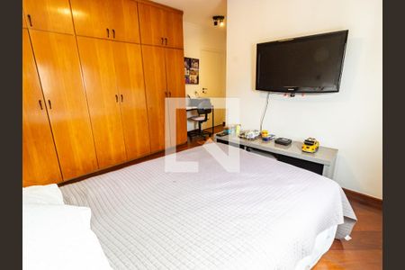 Apartamento à venda com 250m², 3 quartos e 2 vagasSuíte 1