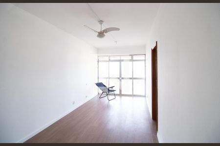 Sala de apartamento para alugar com 2 quartos, 69m² em Jardim Guanabara, Rio de Janeiro