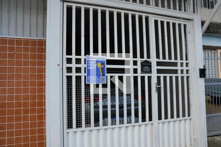 Casa à venda com 200m², 3 quartos e 4 vagas Casa à venda com 200m², 3 quartos e 4 vagasFachada