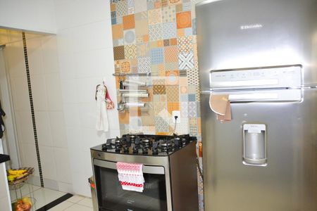 Casa à venda com 200m², 3 quartos e 4 vagas Casa à venda com 200m², 3 quartos e 4 vagasCozinha