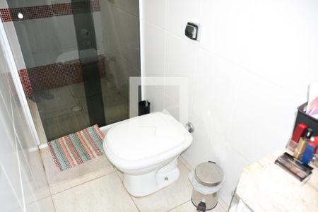 Casa à venda com 200m², 3 quartos e 4 vagas Casa à venda com 200m², 3 quartos e 4 vagasBanheiro Suite