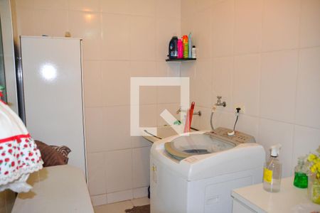 Casa à venda com 200m², 3 quartos e 4 vagas Casa à venda com 200m², 3 quartos e 4 vagasÁrea de Serviço