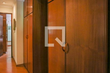 Casa à venda com 450m², 4 quartos e 4 vagasCorredor