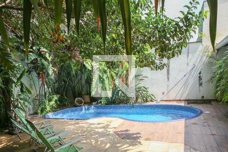 Casa à venda com 450m², 4 quartos e 4 vagasPiscina