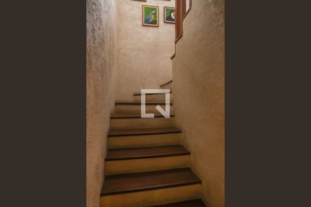 Casa à venda com 450m², 4 quartos e 4 vagasEscada