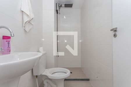 Banheiro de apartamento à venda com 1 quarto, 24m² em Jardim Santa Emília, São Paulo