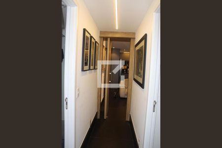 Apartamento à venda com 90m², 2 quartos e 2 vagasCorredor