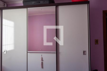 Casa à venda com 332m², 5 quartos e 3 vagasQuarto 1