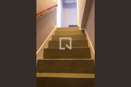 Casa à venda com 332m², 5 quartos e 3 vagasEscada Sótão