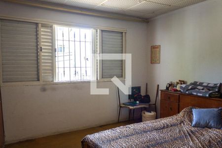 Casa à venda com 332m², 5 quartos e 3 vagasQuarto 4