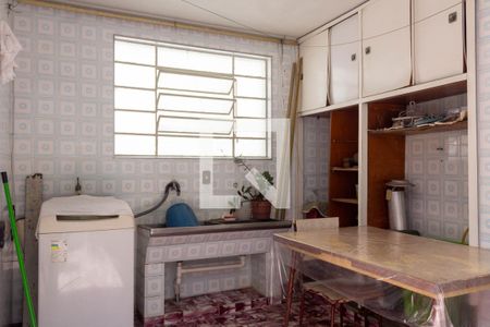 Casa à venda com 332m², 5 quartos e 3 vagasÁrea de Serviço 2