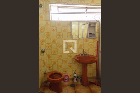 Casa à venda com 332m², 5 quartos e 3 vagasBanheiro 2