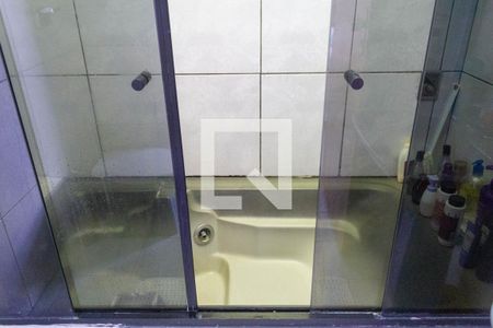 Casa à venda com 332m², 5 quartos e 3 vagasBanheiro da Suíte