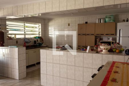 Casa à venda com 332m², 5 quartos e 3 vagasCozinha 1
