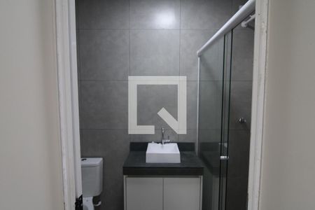 Banheiro de casa para alugar com 2 quartos, 45m² em Vila Gustavo, São Paulo