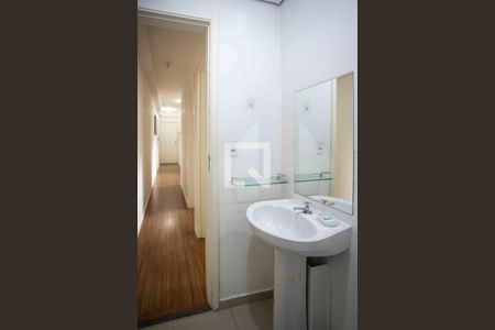 Banheiro de apartamento para alugar com 2 quartos, 45m² em Piraporinha, Diadema