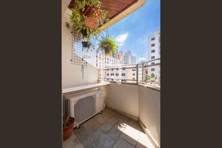 Sala - Varanda de apartamento à venda com 2 quartos, 63m² em Pinheiros, São Paulo