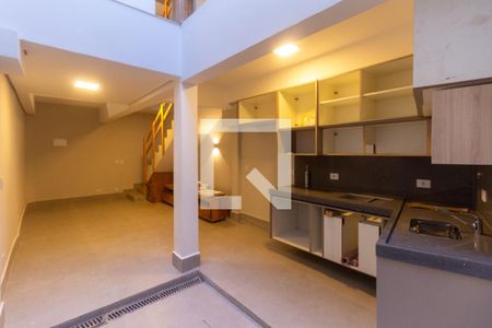 Sala e cozinha de casa de condomínio para alugar com 1 quarto, 110m² em Vila Mariana, São Paulo