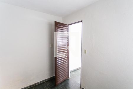 Quarto 2 de kitnet/studio para alugar com 2 quartos, 65m² em Aparecida, Belo Horizonte