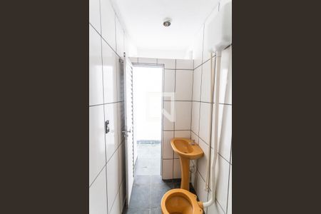 Studio para alugar com 65m², 2 quartos e sem vaga Studio para alugar com 65m², 2 quartos e sem vagaBanheiro Social