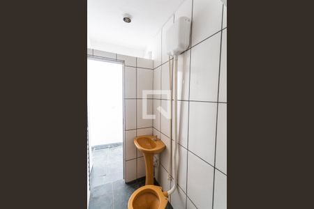 Studio para alugar com 65m², 2 quartos e sem vaga Studio para alugar com 65m², 2 quartos e sem vagaBanheiro Social