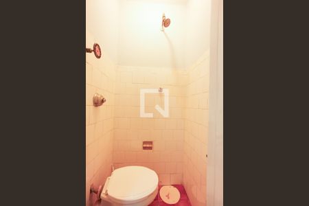 Banheiro auxiliar de apartamento à venda com 2 quartos, 72m² em Floresta, Porto Alegre