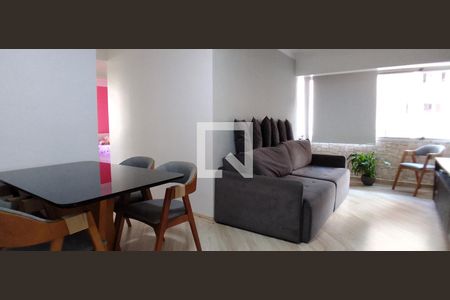 Sala de apartamento para alugar com 3 quartos, 70m² em Jardim Jaqueline, São Paulo
