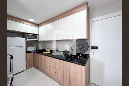 Cozinha de apartamento à venda com 2 quartos, 34m² em Santo Amaro, São Paulo