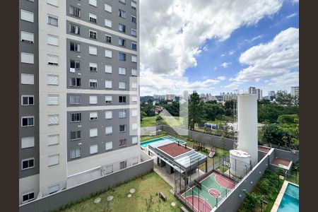 Vista de apartamento à venda com 2 quartos, 34m² em Santo Amaro, São Paulo