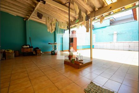 Casa à venda com 252m², 2 quartos e 4 vagasQuintal - churrasqueira