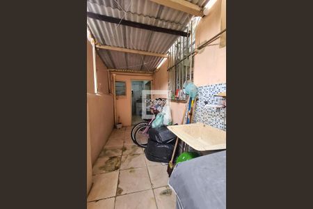 Casa à venda com 60m², 3 quartos e 1 vagaÁrea de Serviço