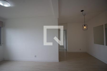 Sala de apartamento para alugar com 2 quartos, 58m² em Barra da Tijuca, Rio de Janeiro