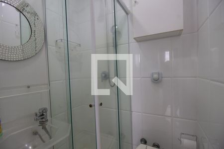 Banheiro Social de apartamento para alugar com 2 quartos, 58m² em Barra da Tijuca, Rio de Janeiro