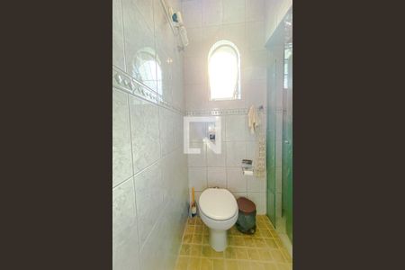 Casa à venda com 240m², 3 quartos e 3 vagasBanheiro