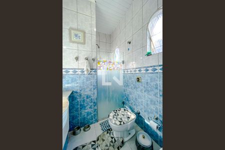 Casa à venda com 240m², 3 quartos e 3 vagasBanheiro da Suíte