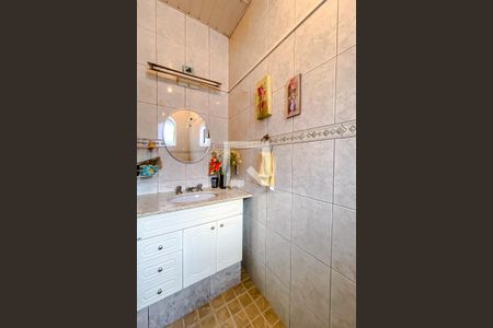 Casa à venda com 240m², 3 quartos e 3 vagasBanheiro