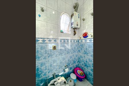 Casa à venda com 240m², 3 quartos e 3 vagasBanheiro da Suíte