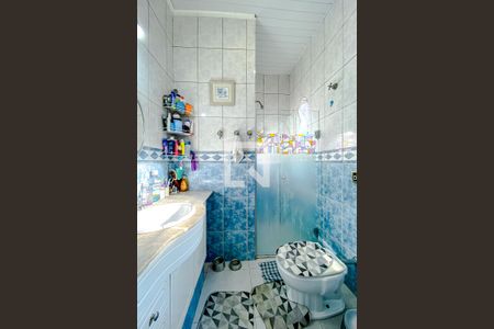 Casa à venda com 240m², 3 quartos e 3 vagasBanheiro da Suíte