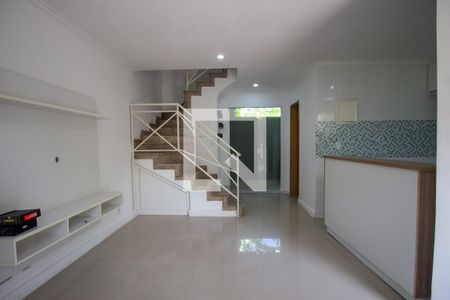 Sala de casa de condomínio para alugar com 2 quartos, 98m² em Vargem Grande, Rio de Janeiro