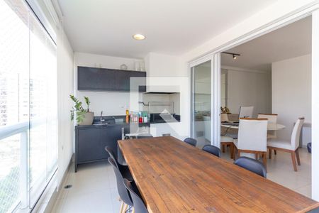 Apartamento à venda com 84m², 2 quartos e 3 vagasVaranda