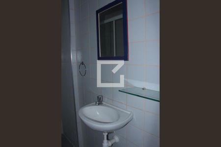 banheiro de kitnet/studio para alugar com 1 quarto, 26m² em República, São Paulo
