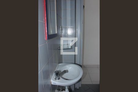 banheiro de kitnet/studio para alugar com 1 quarto, 26m² em República, São Paulo