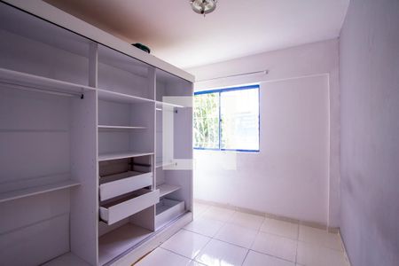 Quarto 2 de apartamento para alugar com 2 quartos, 59m² em Mutondo, São Gonçalo