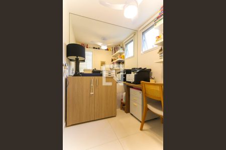 Apartamento à venda com 195m², 3 quartos e 3 vagasEscritório