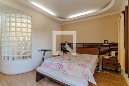 Casa à venda com 350m², 3 quartos e 2 vagas Casa à venda com 350m², 3 quartos e 2 vagasSuíte